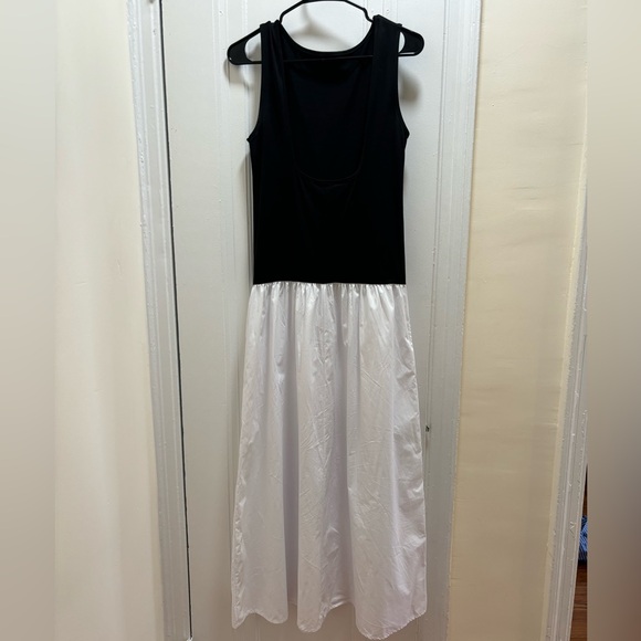 ASOS black and white dress, low back - Picture 2 of 2